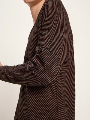 Shirt (GOTS) with V-neck from LANIUS