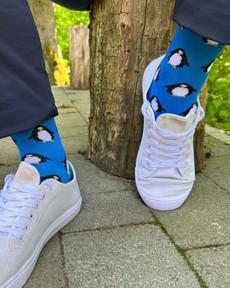 Swole Panda bamboe heren sokken pinguïn - blauw via Lotika