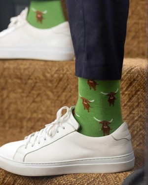 Swole Panda bamboesokken met Schotse hooglanders – groen from Lotika