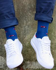 Swole Panda bamboe herensokken raceauto's - blauw via Lotika