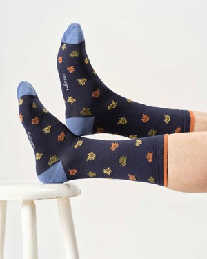 Bamboe sokken heren bladeren – navy from Lotika