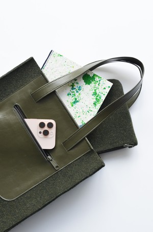 Etui SAAR - Groen from MADE out of