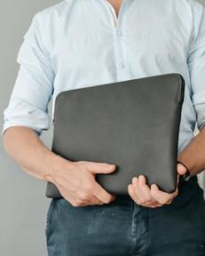 Laptophoes MAX - Zwart van MADE out of