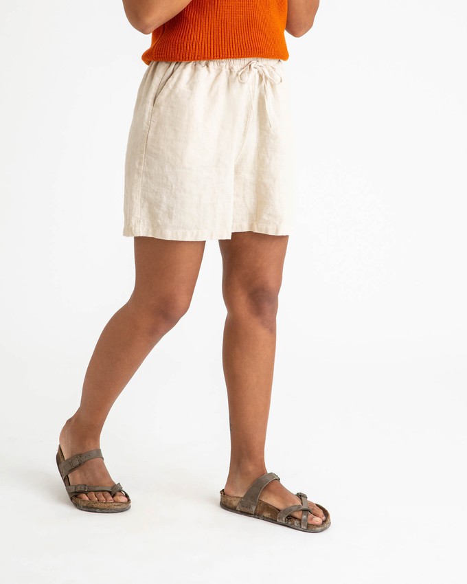 Simple Shorts almond from Matona