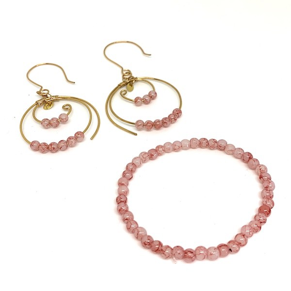 Roze armband en oorbellen from MI-AMI