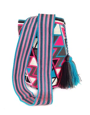 Mochila Wayuu bag Large - unieke zomerse crossbody tas from MoreThanHip