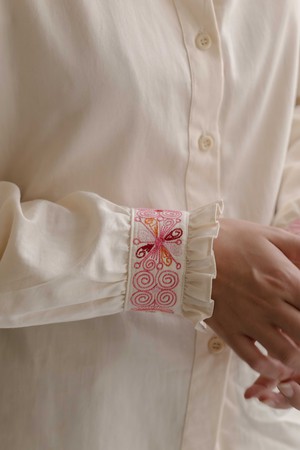 Vilma shirt pink embroidery from Moyocoyo