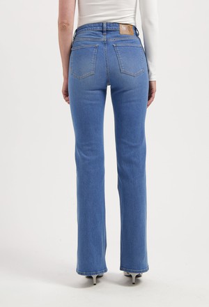 Isy High Flared - Fresh Fade from Mud Jeans