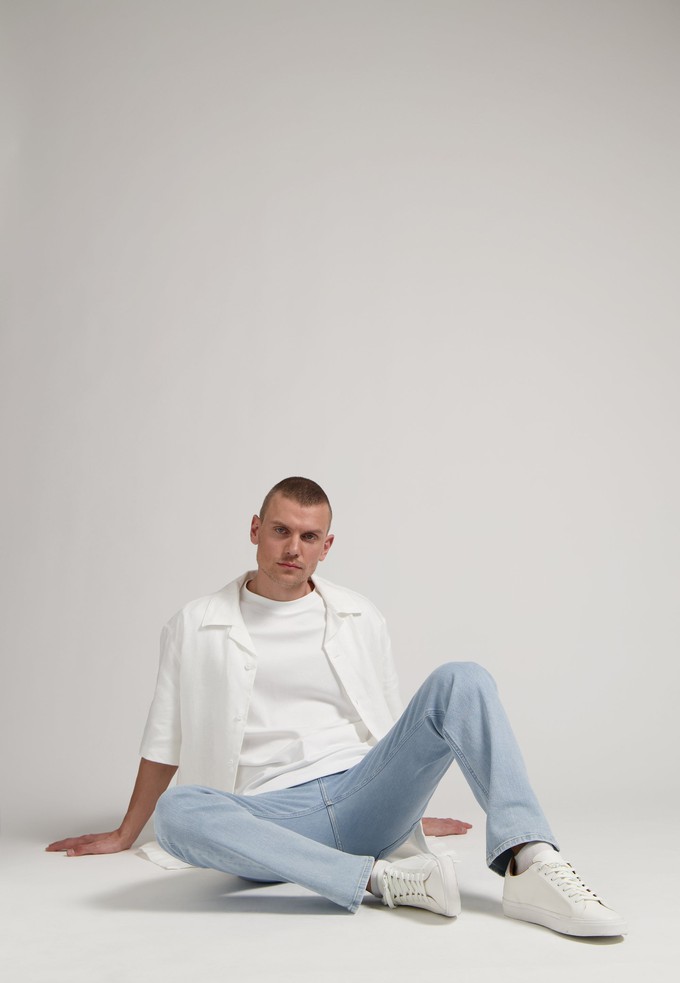 Bryce Mid Straight - Light Stone from Mud Jeans