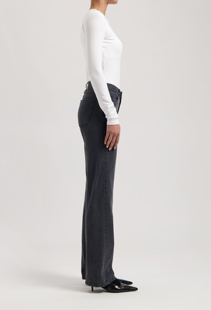 Jamie Mid Loose - Used Black from Mud Jeans
