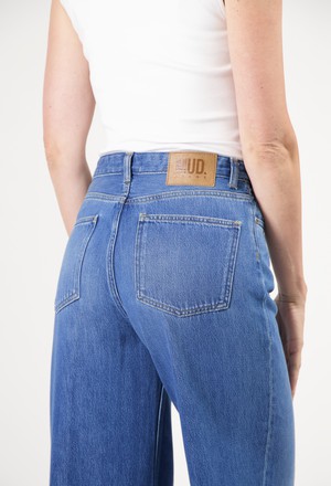 Sara High Loose Flow - Medium Vintage Stone from Mud Jeans