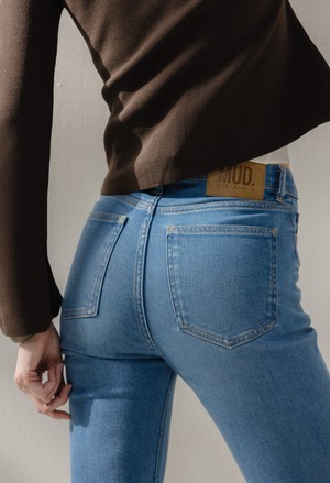 Isy High Flared - Fresh Fade from Mud Jeans