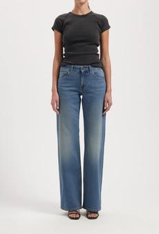 Cleo Mid Loose - Earth Stone via Mud Jeans