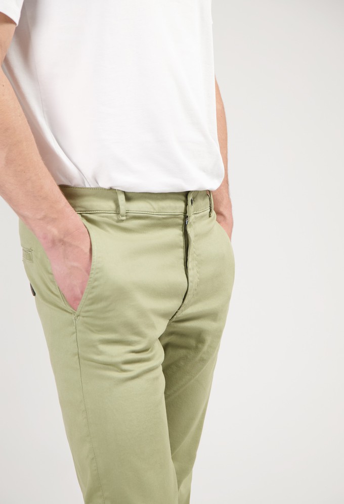 Scott Mid Tapered - Rustic Green from Mud Jeans