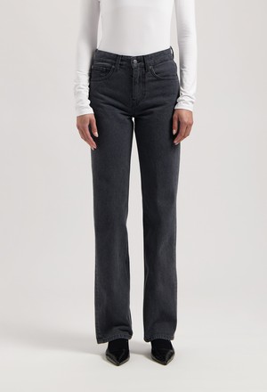 Jamie Mid Loose - Used Black from Mud Jeans