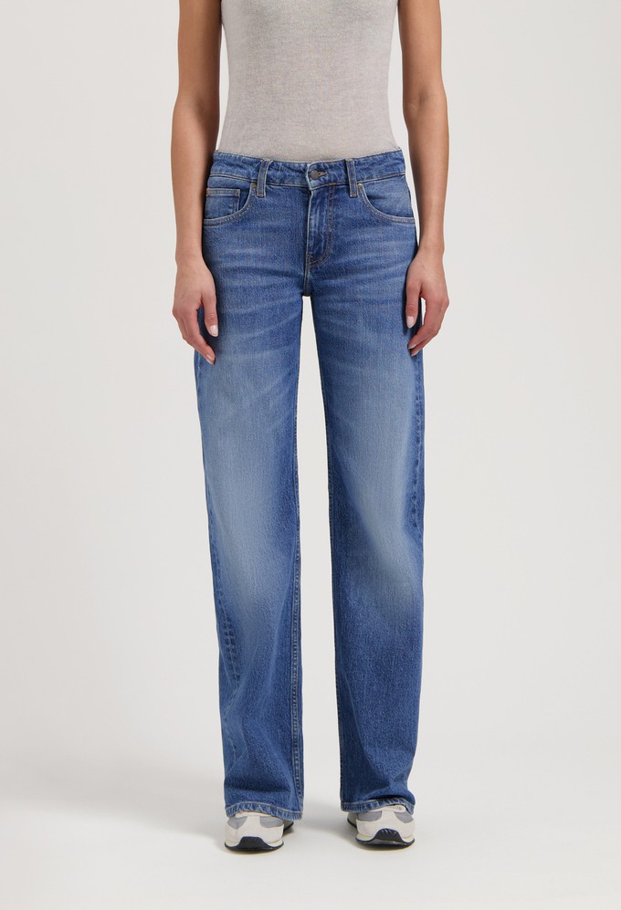 Cleo Mid Loose - Old Stone from Mud Jeans