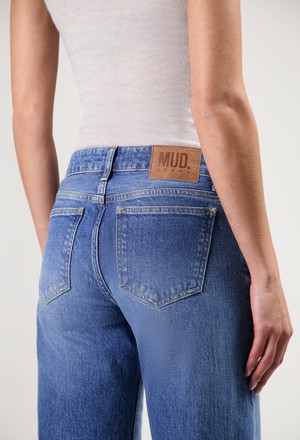Cleo Mid Loose - Old Stone from Mud Jeans