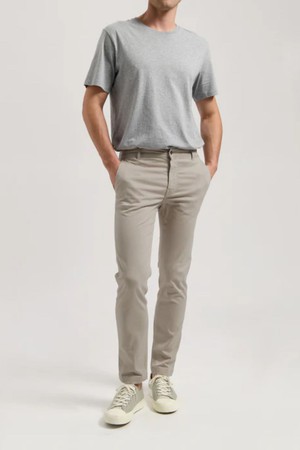 Scott Mid Tapered - Pebbles from Mud Jeans
