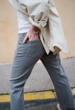 Carry Mid Straight - Faded Grey from Mud Jeans