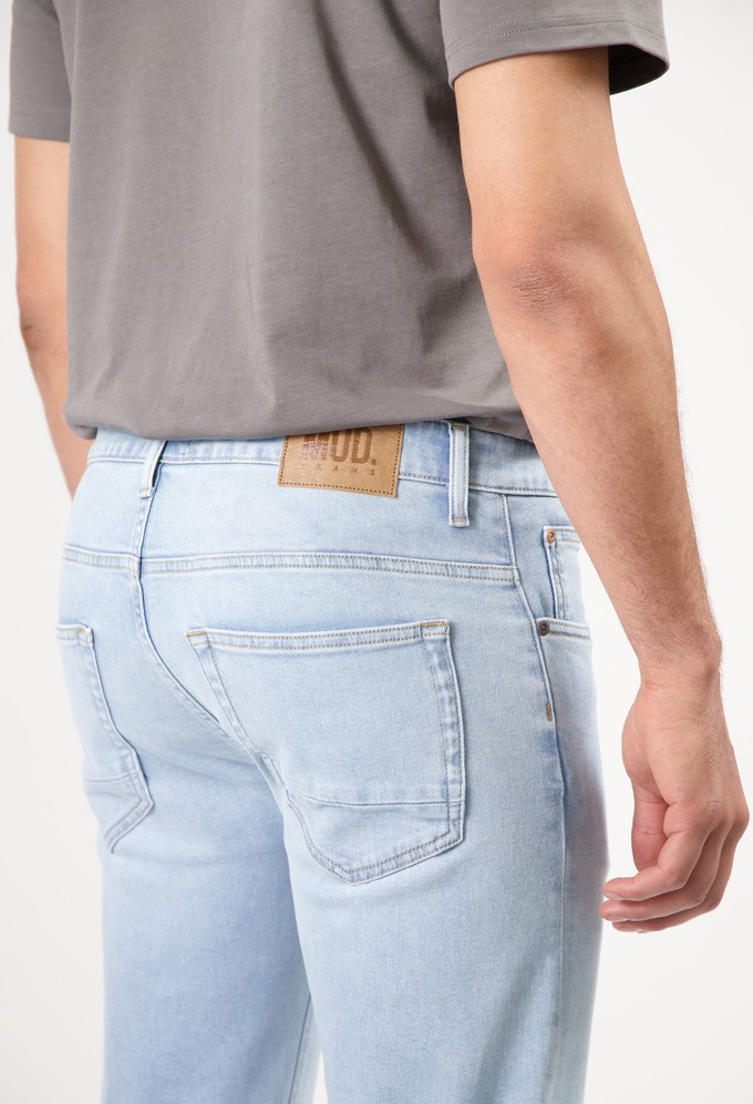Bryce Mid Straight - Light Aged from Mud Jeans