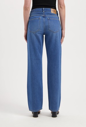 Jamie Mid Loose Flow - Medium Vintage Stone from Mud Jeans