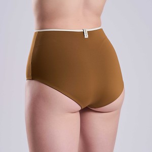 HIGHWAIST SHORTS from Mymarini