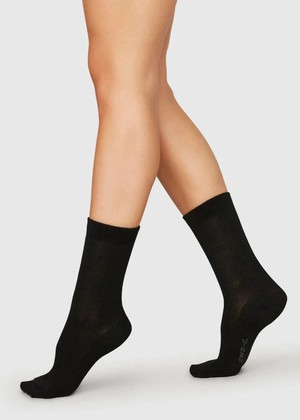 Chaussettes côtelées en coton bio noires from Olly