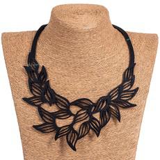 Jasmine Recycled Rubber Necklace van Paguro Upcycle