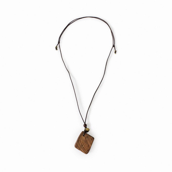 Carla Recycled Wood Necklace from Project Três
