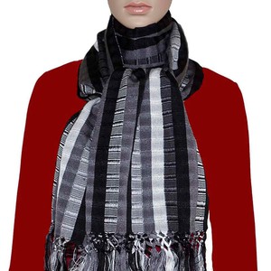 Scarf with fringes Black White - Handmade - Beautiful & Fair from Quetzal Artisan