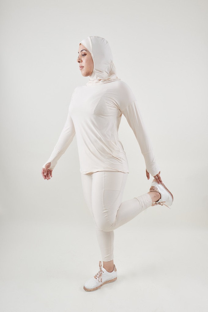 Sand 'custom arm-length' Crew Neck Long-Sleeve Top from Ran By Nature