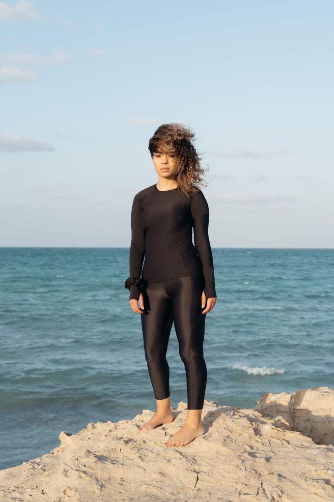 Black 'custom arm-length' Crew Neck Long-Sleeve Top from Ran By Nature