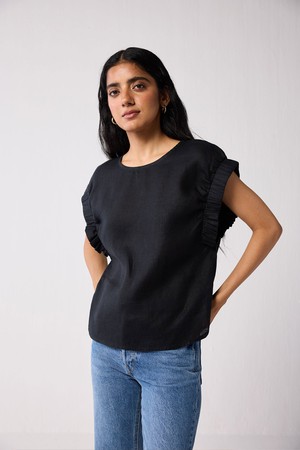 Hemp Top with Gathered Sleeve Detail in Black from Reistor
