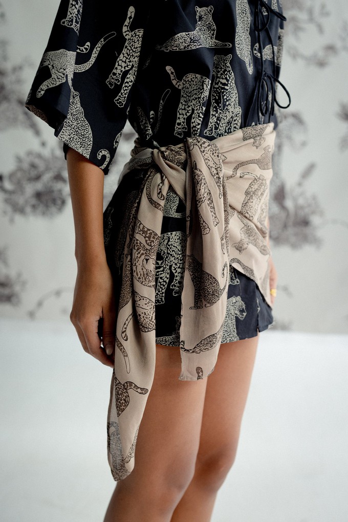 The Mara Scarf in Brown from Reistor