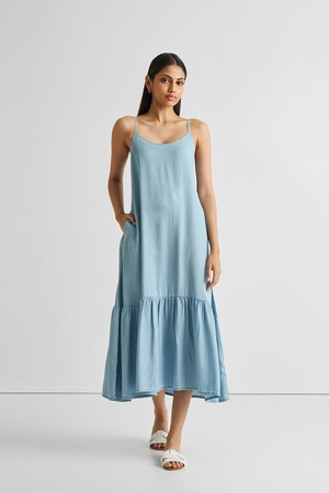 Flowy Maxi Dress in Blue Denim from Reistor