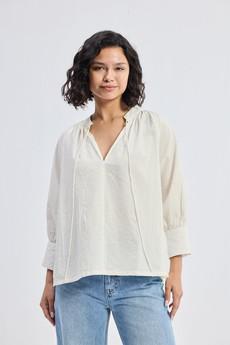 Relaxed Fit Top with Front-tie in Cream via Reistor