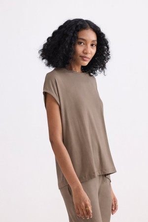 Relaxed Tee in Earth Grey from Reistor