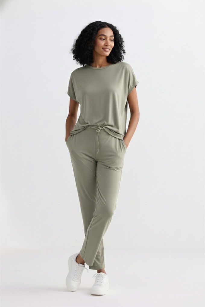 Relaxed Tee in Olive from Reistor