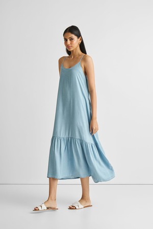 Flowy Maxi Dress in Blue Denim from Reistor