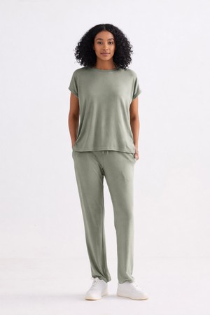 Relaxed Tee Set in Olive from Reistor