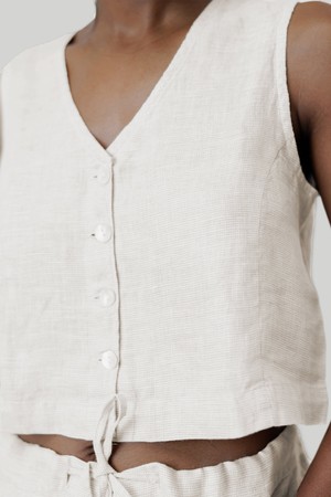 Cropped Vest Set in Linen Checks from Reistor