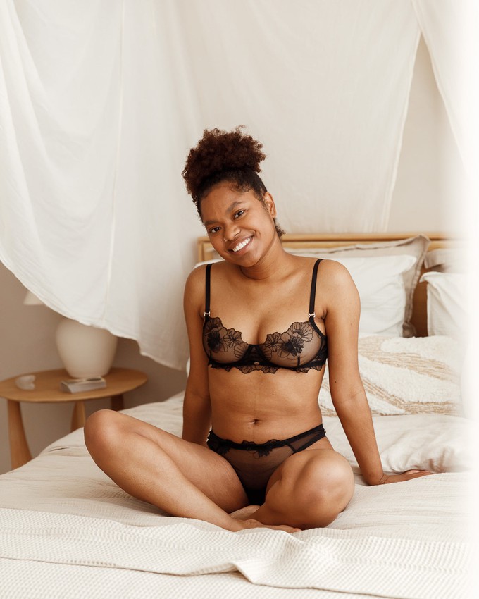 Outlined Bra - Juniper Black from Savara Intimates