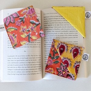 Fair Trade Gift Set for Book Lovers, Wrapped Reader Gifts Ethically Handmade in India and Nepal from Shakti.ism
