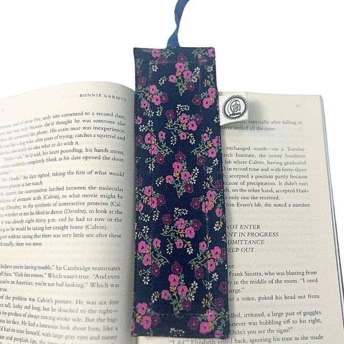 Fair Trade Gift Set for Book Lovers, Wrapped Reader Gifts Ethically Handmade in India and Nepal from Shakti.ism
