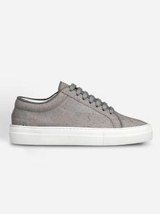 Sneakers Storm Grey Essential via Shop Like You Give a Damn