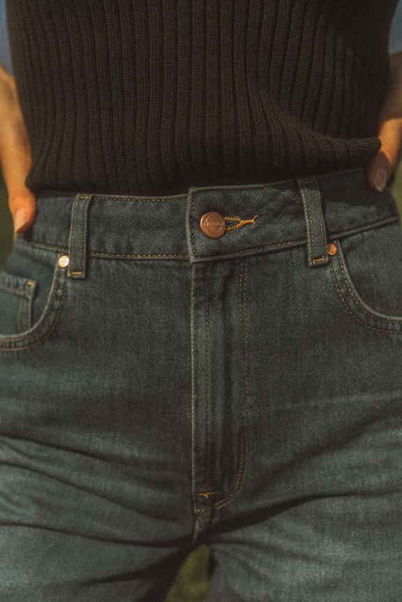 Rechte Jeans Medlar Middark from Shop Like You Give a Damn