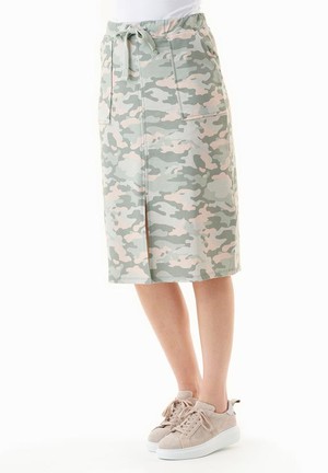 Rok Met Camouflagepatroon from Shop Like You Give a Damn