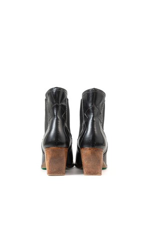 Chelsea Boots Hertog Zwart from Shop Like You Give a Damn