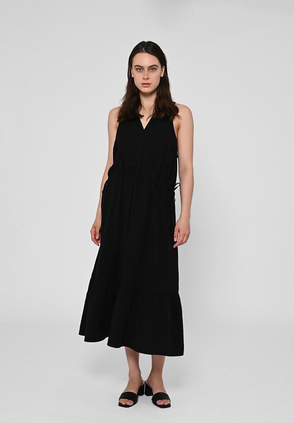 Maxi Jurk Ramaria Zwart from Shop Like You Give a Damn
