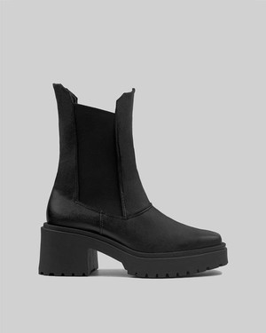 Squared Chelsea Boots Zwart from Shop Like You Give a Damn